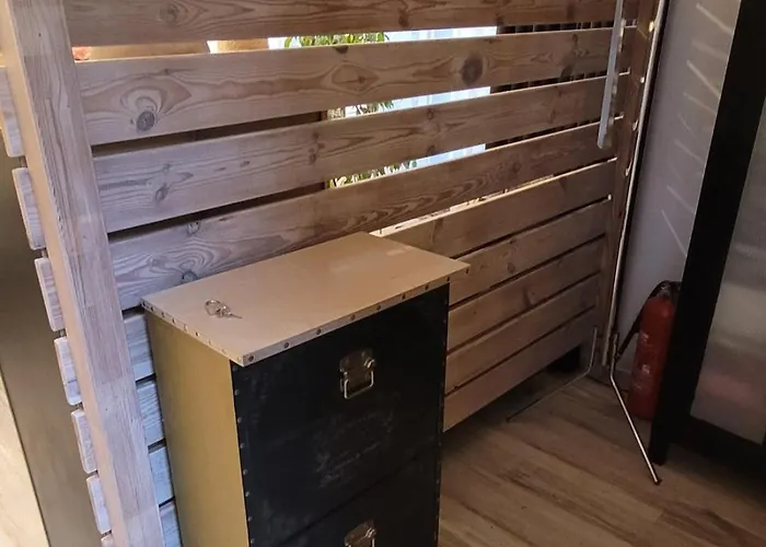 Szpilka - Сasa de vacaciones Police